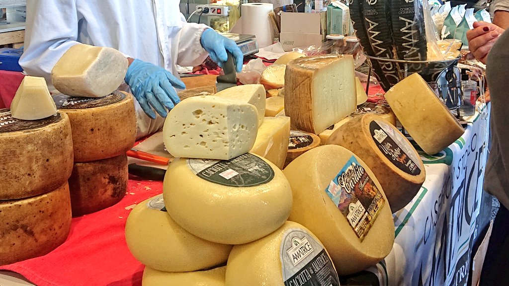 EleveursChevres's tweet image. 2ème et dernière journée d'AG de #FACEnetwork (réseau européen fermier) centrée sur l'état des lieux de la diffusion du #GBPHeuropeen 🇪🇺

➡️ La #FNEC a présenté la diffusion en France coordonnée par @InstitutElevage, en lien avec la @FNPLait et les techniciens #PLF 🐐🐄🐑