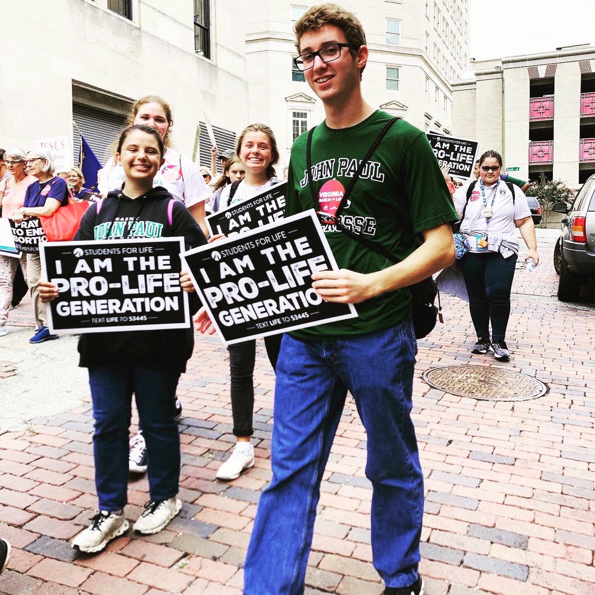 stjpthegreat's tweet photo. John Paul students were proud to stand up for LIFE in Richmond today at the Virginia March for Life! @arlingtonOCS @arlingtonchurch @arlingtonOCS https://t.co/PeQNHkEd75