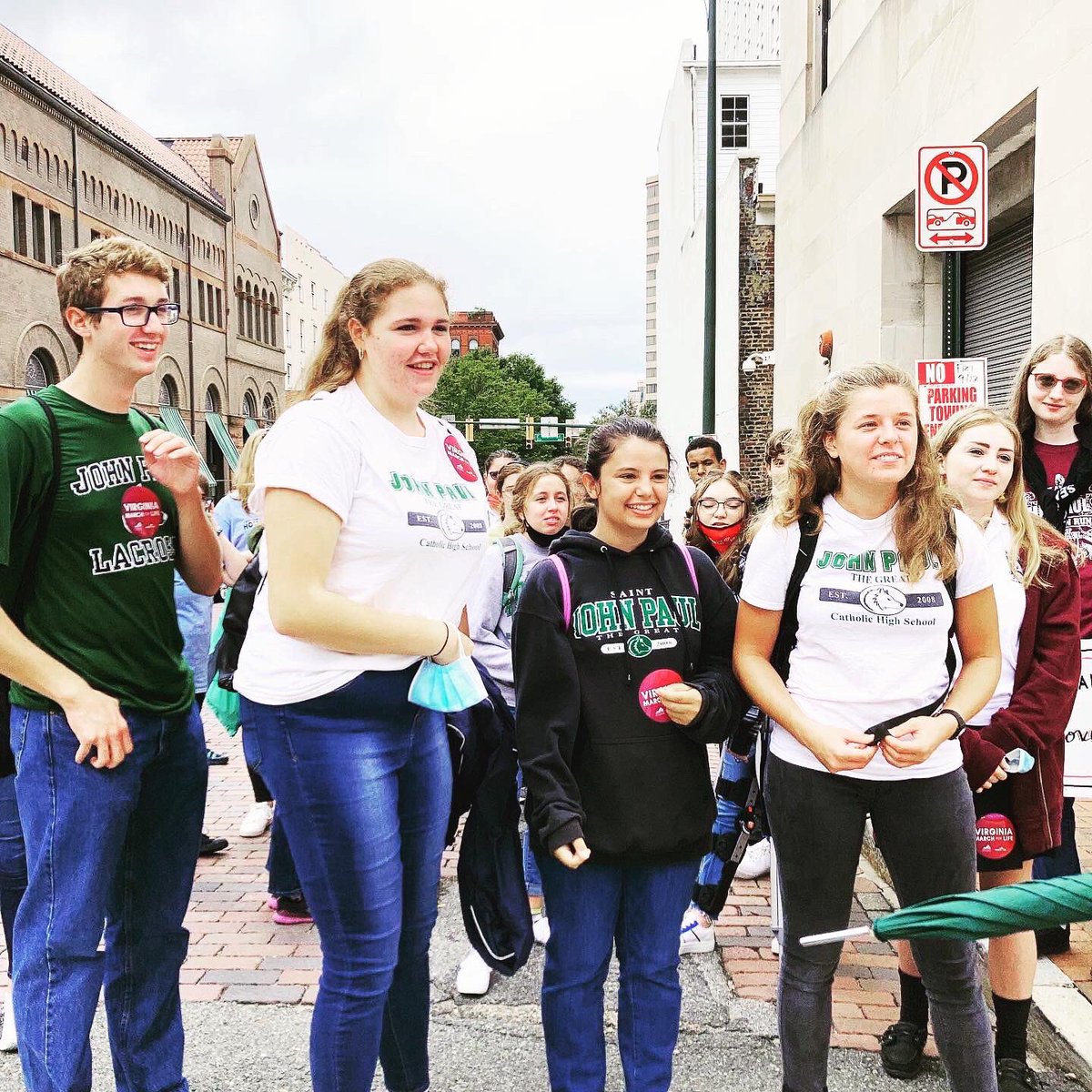 stjpthegreat's tweet photo. John Paul students were proud to stand up for LIFE in Richmond today at the Virginia March for Life! @arlingtonOCS @arlingtonchurch @arlingtonOCS https://t.co/PeQNHkEd75