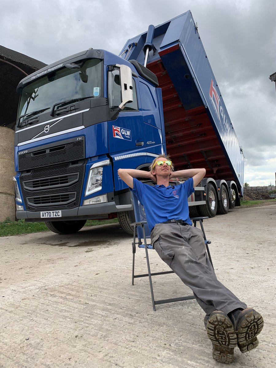 andyrumming's tweet photo. Brother chillaxing as he now gets his turkey feed in bulk not tiny bags!! @GLWFEEDS @LydiardTurkeys #turkeys #topupthetan https://t.co/IzaoNOoo9X