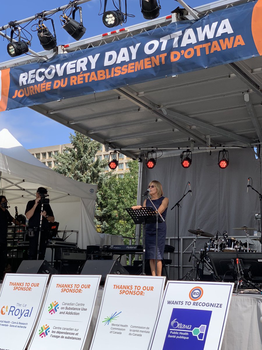 LauraRod1973's tweet image. #StigmaEndsWithMe - such an important day right in the heart of the city, raising awareness of mental health and substance use issues. Joanne, Pres &amp;amp; CEO @TheRoyalMHC @RDO_JRO