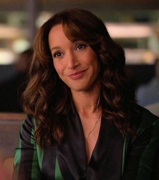 JENNIFER BEALS - Página 7 E_gSO9gWEAI0Vtz?format=jpg&name=360x360