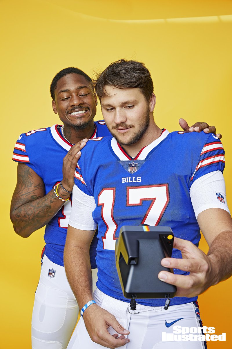 BuffaloBills's tweet photo. BFFs. 🤩

📸: Jeffery Salter + SI Full Frame https://t.co/EDW7rJ6nHu