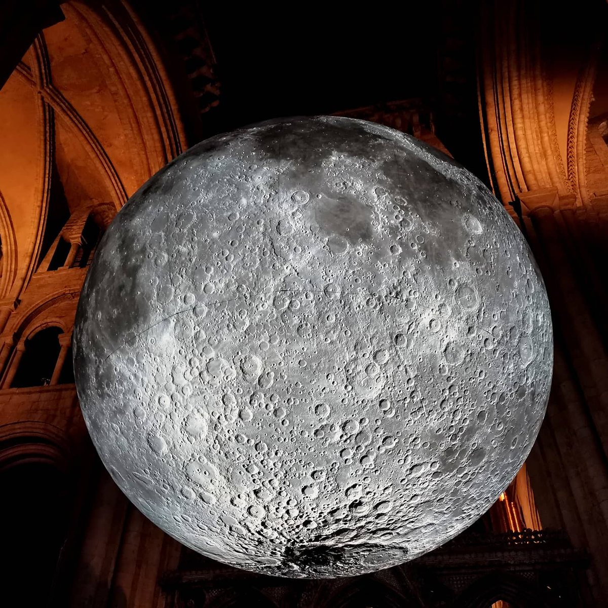 SophiaStovall's tweet image. @olafureliasson the #Danish #Icelandic artist&apos;s #weatherproject @Tate 2003 was the catalyst for my interest in contemporary art - 18 years on #MuseumoftheMoon @durhamcathedral continues that fascination, feeling of awe &amp;amp; wonder that only #art can create