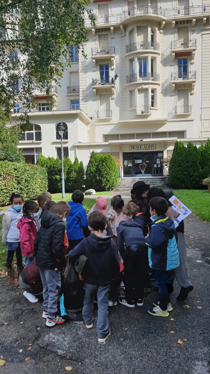 a_lfdc's tweet photo. Journée du patrimoine destinée aux élèves #muséealpinchamonix  👩‍🏫🧑‍🏫 👀 « Levez les yeux ! Le patrimoine en met plein la vue » :  nouveaux rendez-vous pour l’éducation artistique et culturelle !
#animation #scolaires #levezlesyeux #JEP #ministeredelaculture #caue #iensaintgervais https://t.co/3OJNkoXc6J
