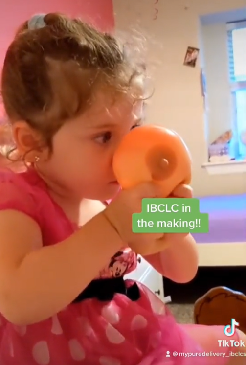 MyPureDelivery's tweet photo. This cracks us up every time! We better watch out though- it looks like there's a new Lactation Consultant in town!🤣🤣

🎥:https://t.co/F9OQsSiKPr

#TikTok #fridaymorning #momlife #LilNasXGaveBirth #fridayvibes #breastfeeding https://t.co/o3snTGaixu