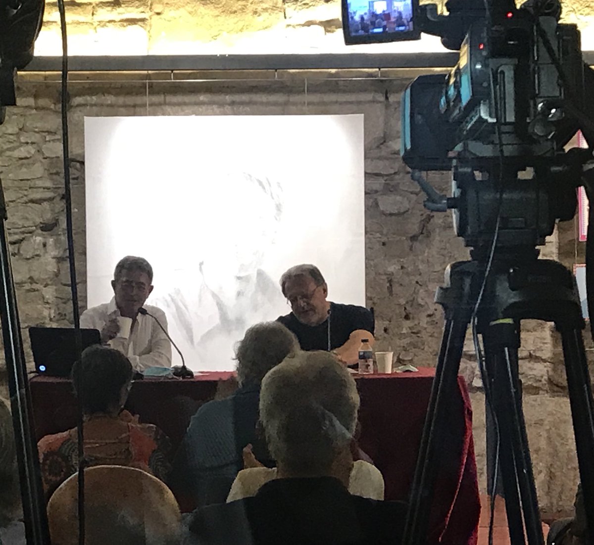 MangelsCF's tweet photo. Homenatge ben merescut a @tongranero al Temple Romà de Vic https://t.co/4nI8DbgGRD