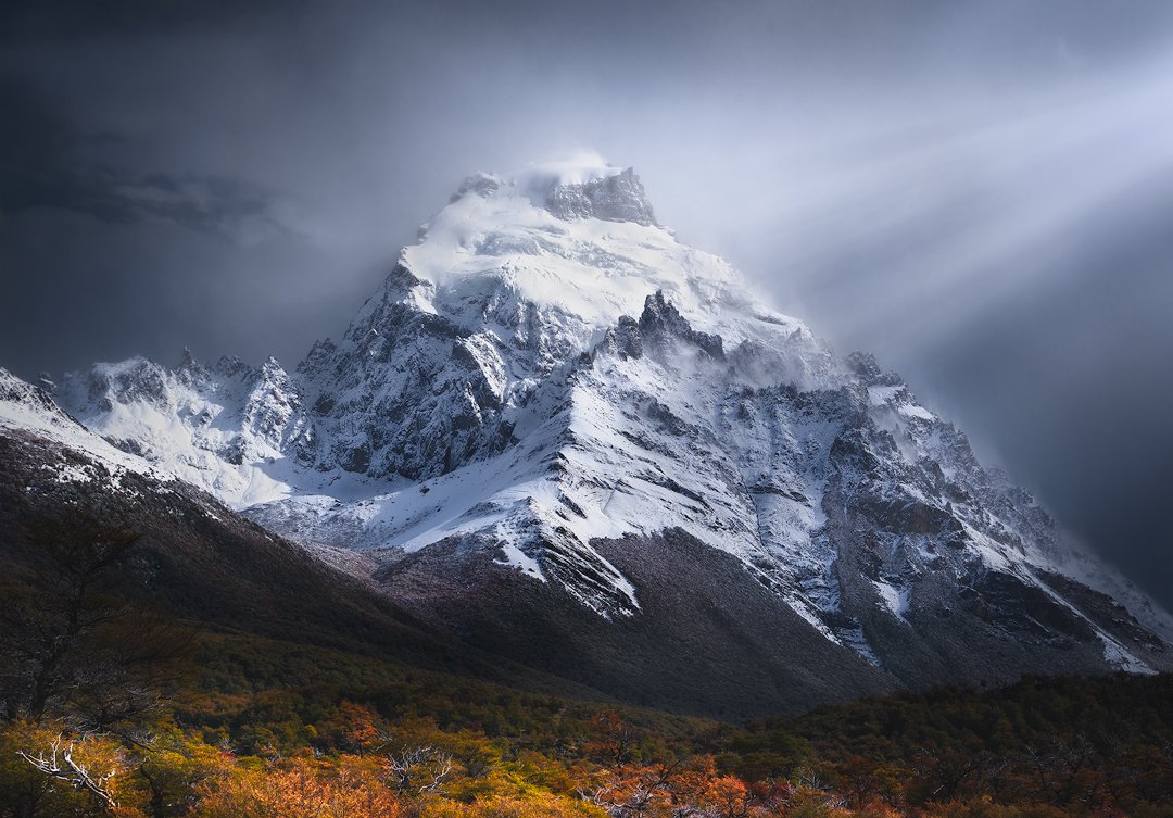 NTapman's tweet photo. I found this old image on the hard drive and thought Id share it! 

Friday Theme: Mountains! 

Drop some of your favorite mountain shots below!!! 🏔 https://t.co/OpXZ1H37yV