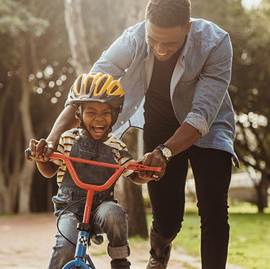 USAA's tweet photo. Getting life insurance is an important decision with a lot of factors involved. Know why you need it and how it's going to help you. #LifeCantWait Learn more: https://t.co/HTez5NBbc4 https://t.co/QYa7CZAvBa