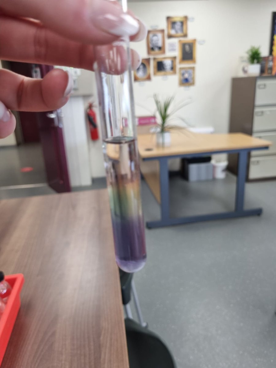 Some of our students in the Eden enjoyed making a rainbow in our Science lesson with <a href="/MissMcGarry3/">Miss McGarry</a> today. <a href="/miss_podesta/">Miss J Podesta</a> @MoretonSchool