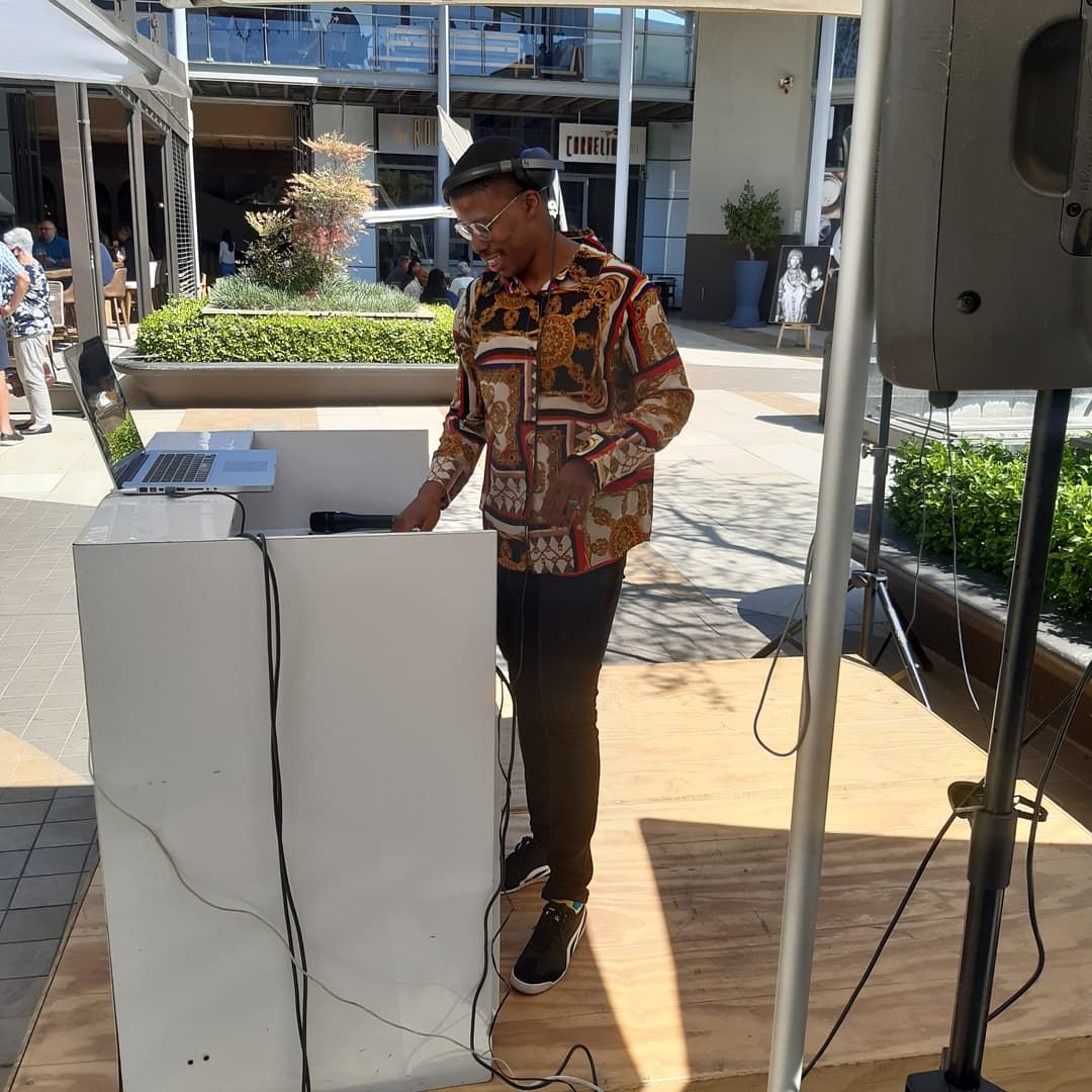 ThabisoKhambule's tweet image. Feels so good #level2lockdown 🙌🏾 

Brought to you by @cc_collective Creative Collective at @DQ_Jozi.