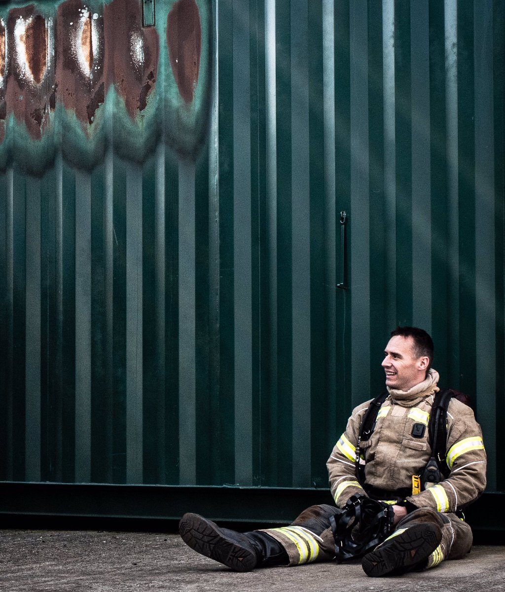 SteveAir_'s tweet image. Last push before the weekend. Friday BA revalidation. Top graft by all. 

#firefighter #training #people #nfrs #fire #rescue 

@NlandFRS @N_landCouncil