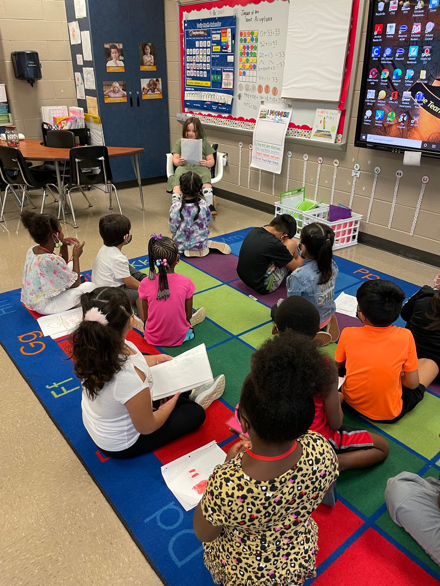 msashtonwillia1's tweet photo. One student got so inspired from journal writing that he created his own story! @ekmommy came up with the idea to introduce him as our new author! He got to read his book to the class and it has inspired so many in our class to write their own books!! Look at them🥰 @MabletonES https://t.co/fpJzZtzw1Q