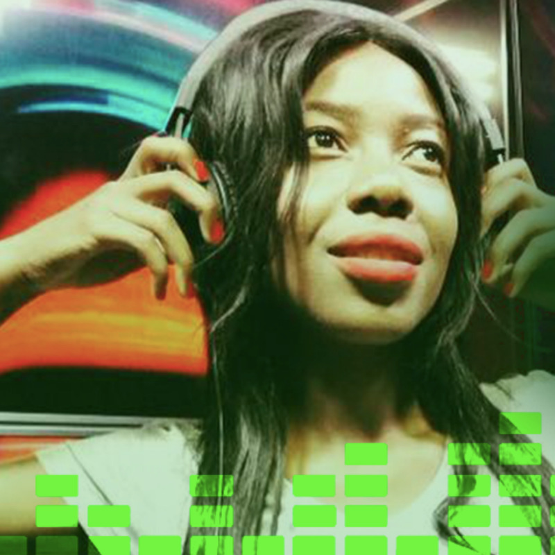 Hit_Refresh's tweet photo. .@DJ_Strat3gy has been digging deep into the #HitRefresh archives, &amp; this week he's taking you back to 2015 with @MizDee_SA &amp; @DJ_Buhle! Enjoy 💚