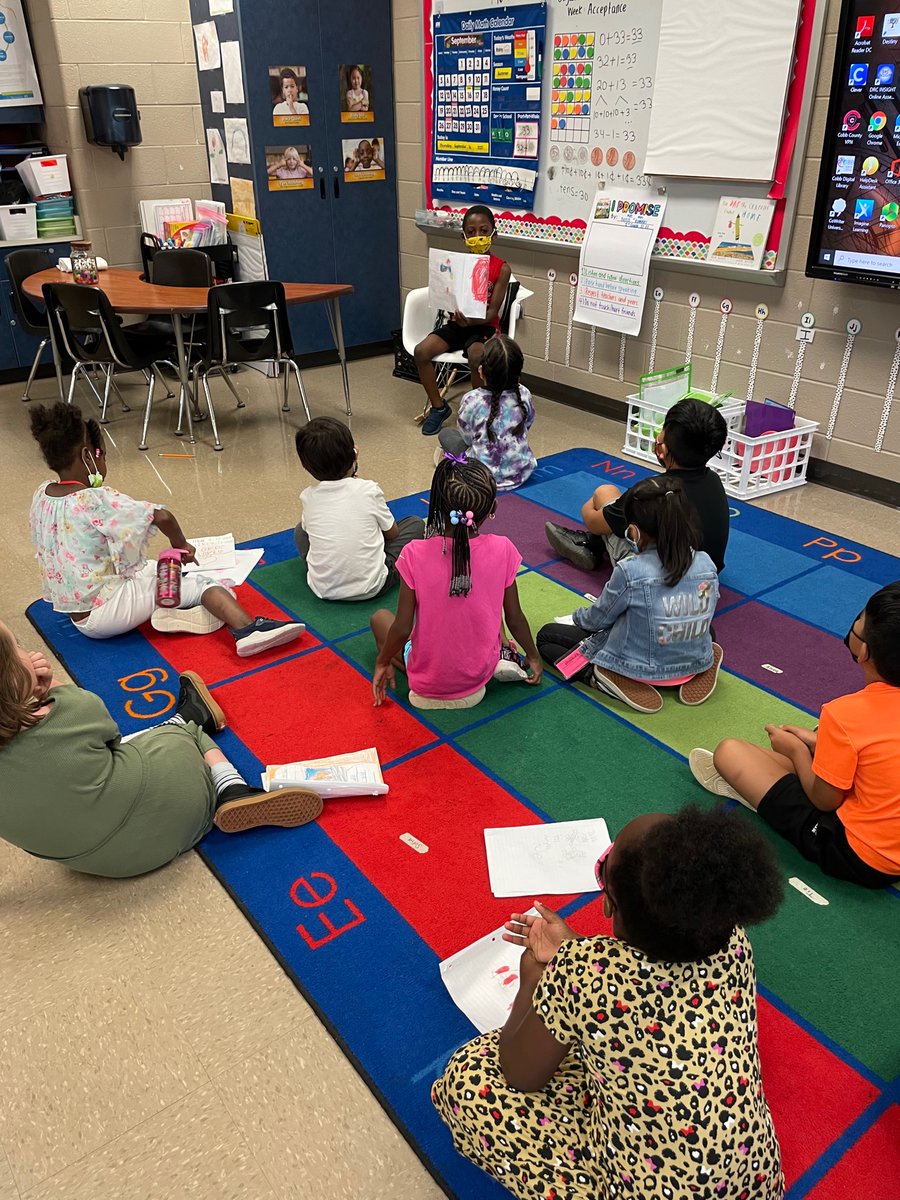 msashtonwillia1's tweet photo. One student got so inspired from journal writing that he created his own story! @ekmommy came up with the idea to introduce him as our new author! He got to read his book to the class and it has inspired so many in our class to write their own books!! Look at them🥰 @MabletonES https://t.co/fpJzZtzw1Q