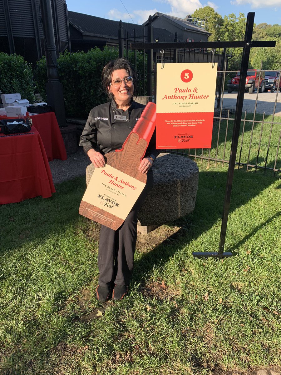 italiansoultogo's tweet photo. Loved being a part of Flavor Fest & creating our Bourbon Sauce made with Makers Mark Bourbon! #apron #makersmark #flavorfest #familyownedbusiness #flamegrilleditalianmeatballs #bourbonsauce #cookingforyoulikefamily #italiansoultogo #kentuckyproud #BBBAccredited #John635 https://t.co/4vu2ZZTyF5