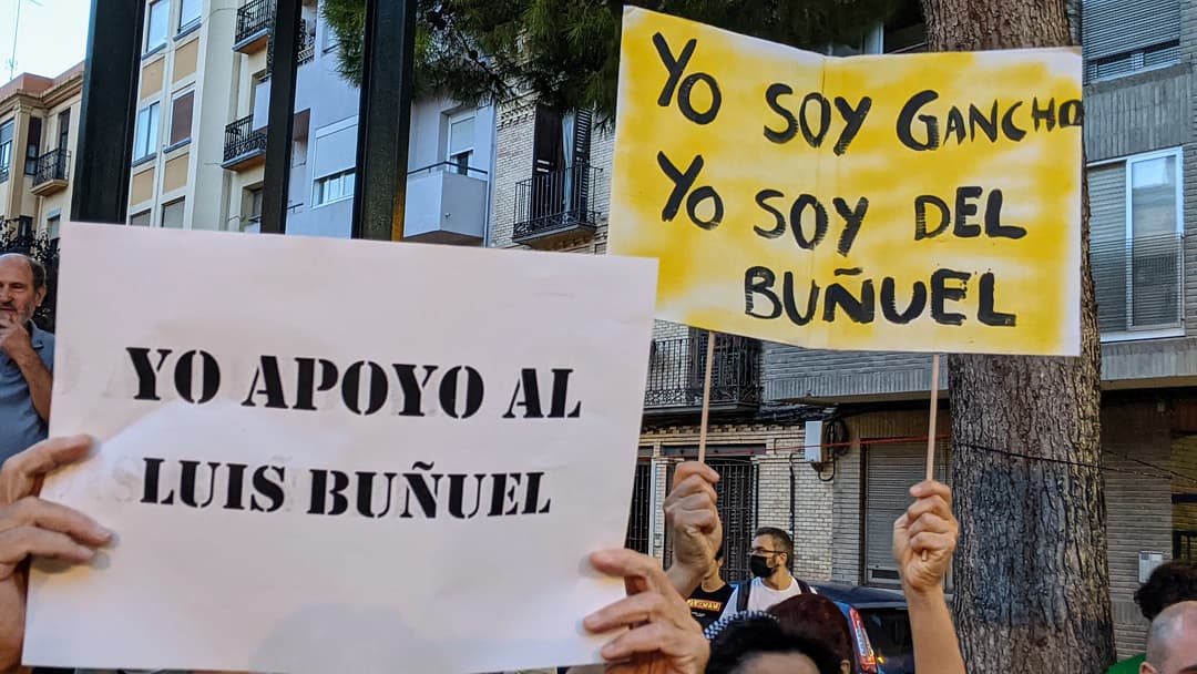 igoiz17's tweet photo. 📢 "El Buñuel nos ha ayudado a crecer, a aprender, a transformarnos. Estamos interconectadas. En el Buñuel se protege la común. No hay nada más poderoso que todas soñando juntas". Comunicado de la asamblea del @CSCLuisBunuel 

#ElBuñuelSeQueda https://t.co/cf0TYgSkMs