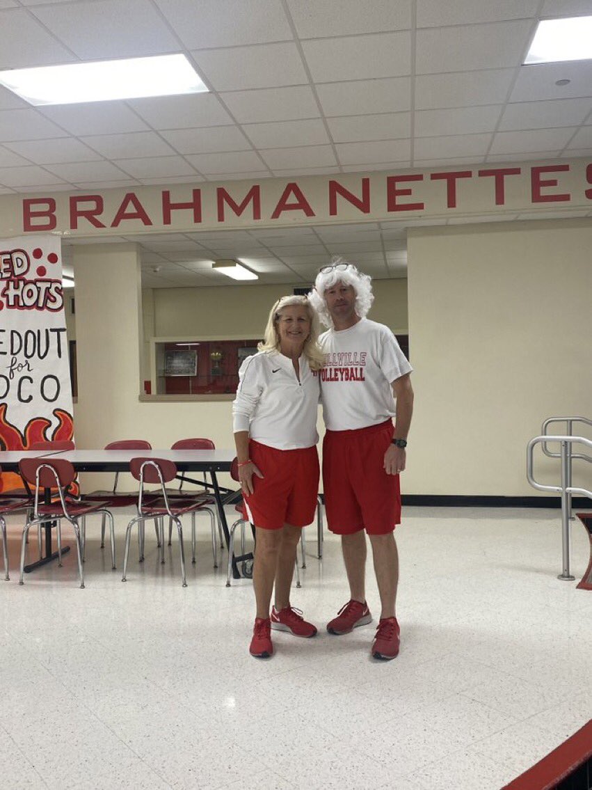 Bellville HS Hoco Week has been fun and entertaining! #beatrockdale #dressupdays #gobrahmas