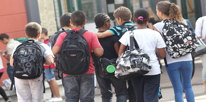 Educadis's tweet photo. Le hashtag #Anti2010 supprimé par TikTok https://t.co/XKLfrSitpl https://t.co/C6Uw4KdZKp