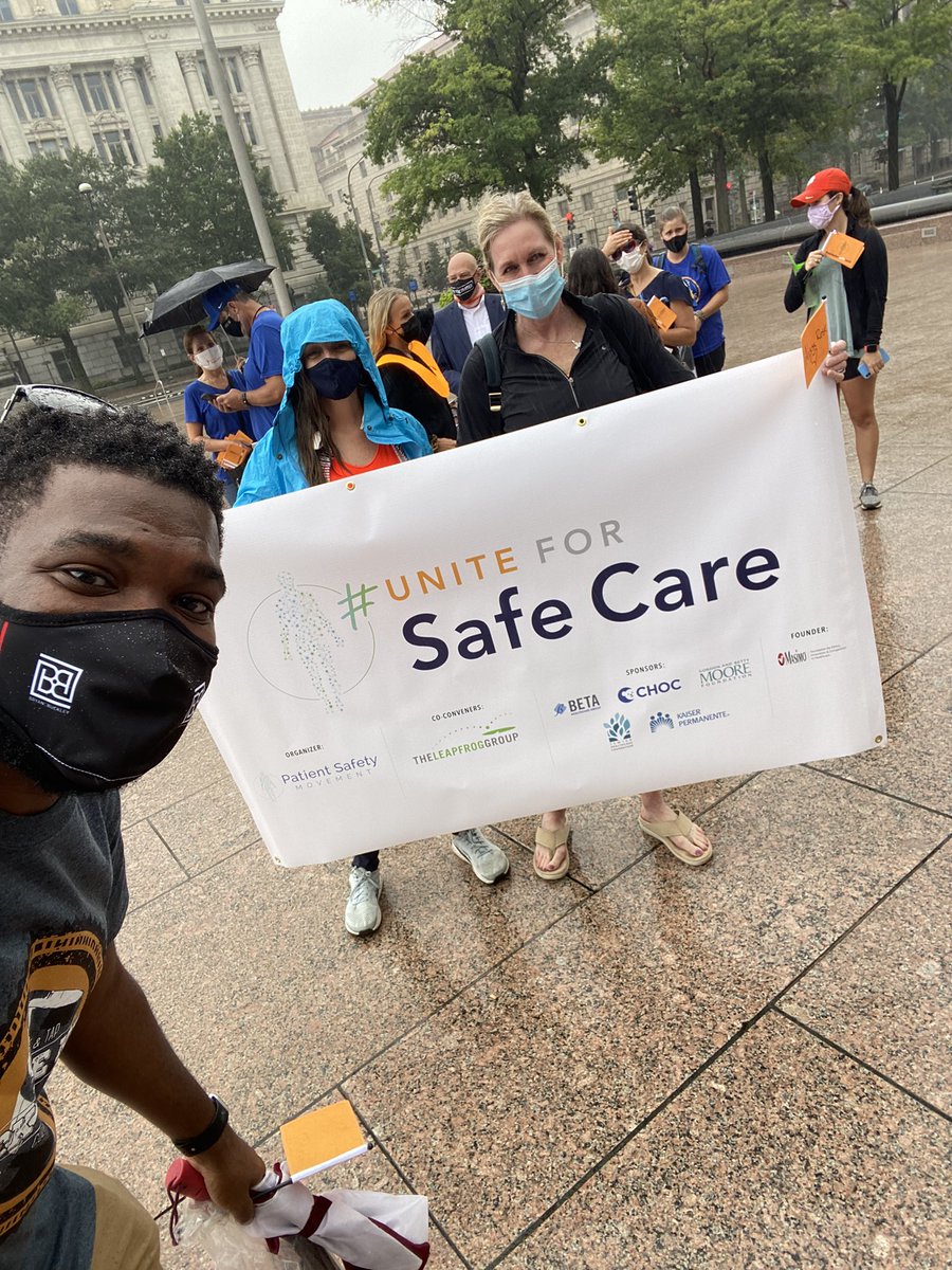 Through 🌧 or 🌤 we walk for #WorldPatientSafetyDay #uniteforsafecare #united4ptsafety