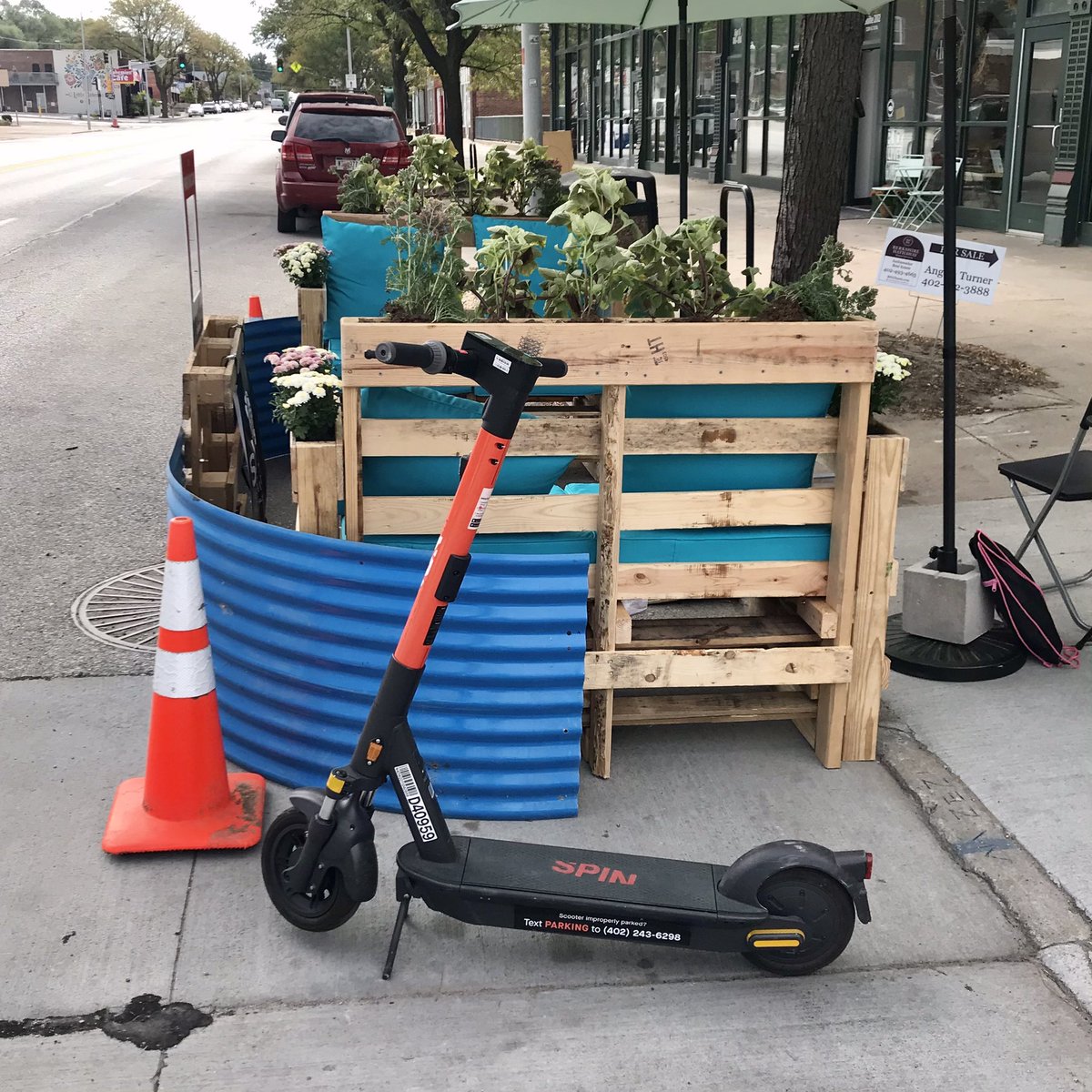 Happy #ParkingDay! This temporary parklet installation will be in front of The Green House at 1234 South 13th Street until 5PM today, Friday, September 17, 2021. Thank you @ModeShiftOmaha @RideSpin @TheBetterBlock. #WeDontCoast