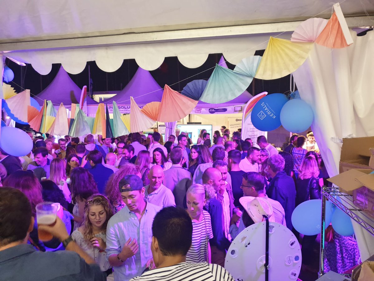 Les professions du droit réunies à la <a href="/juriscup/">JURIS'CUP</a> ça donne des moments conviviaux, de partage et de fête.Heureux de se retrouver ! 😀🎊