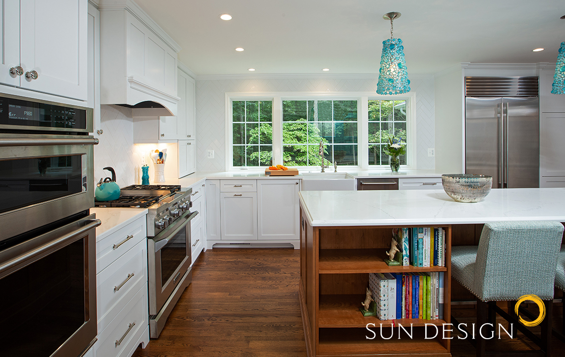 Sun_Design_Inc's tweet photo. Styles and trends may come and go, but that doesn’t mean your personal taste must disappear. Sometimes all it takes to emphasize part of yourself in your home is a pop of color!

View more kitchen inspirations here: https://t.co/M9w1cX608C

#kitchenremodel #sundesign https://t.co/X8Qa29dI1U