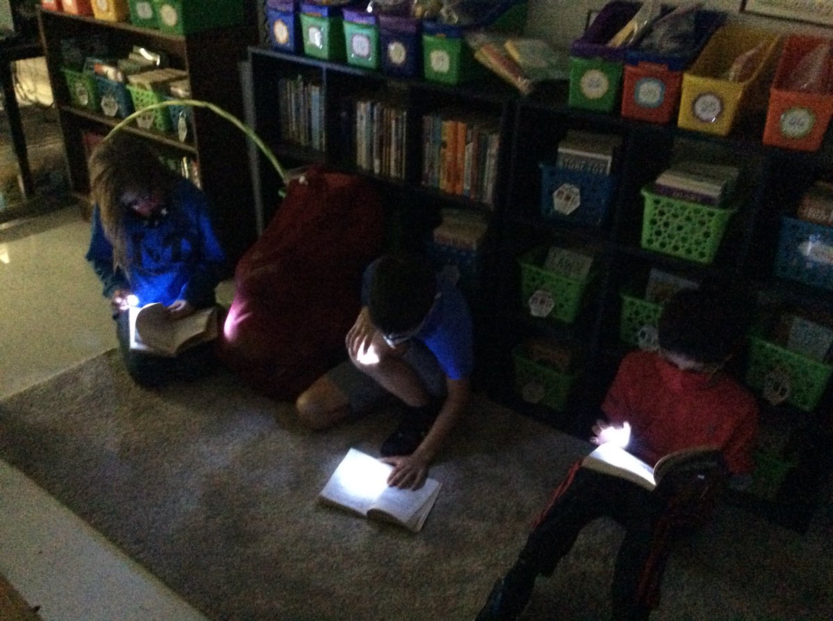 kmcdonaldsclass's tweet photo. First Flashlight Friday! https://t.co/YmN8wurhbz