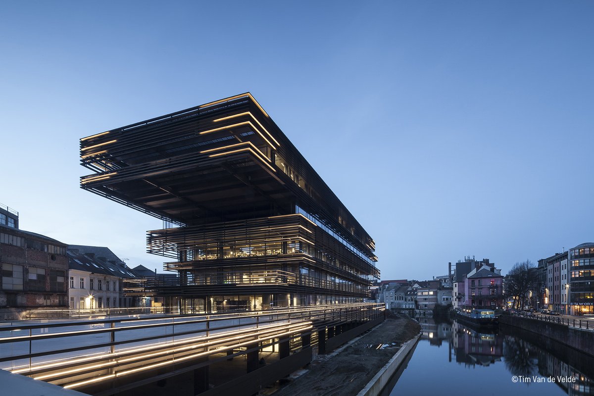 swecobelgium's tweet photo. De Stad #Gent reikt op 17 oktober haar eerste #architectuurprijs uit. Wij zijn erg trots dat we met onze gebundelde krachten bij drie van de genomineerde projecten nauw betrokken zijn: met name De Krook, Melopee en De Bijloke. #Sweco #BoydensEngineering #archiprijsgent https://t.co/hxKm6Qr5jA