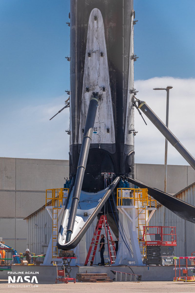 Post Roket Leg Ahhh, the sweet smell of rocket reusability… Landing leg removal has ...