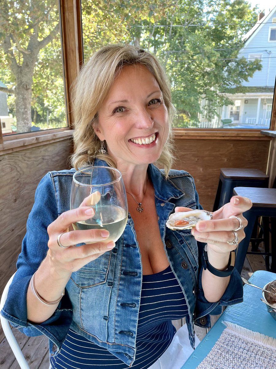 melldover's tweet photo. My first #pei oyster of the summerโฆ better late than never, right?! ๐ #supportlocal #peishellfish #summer2021 https://t.co/OA2HNdfEqZ