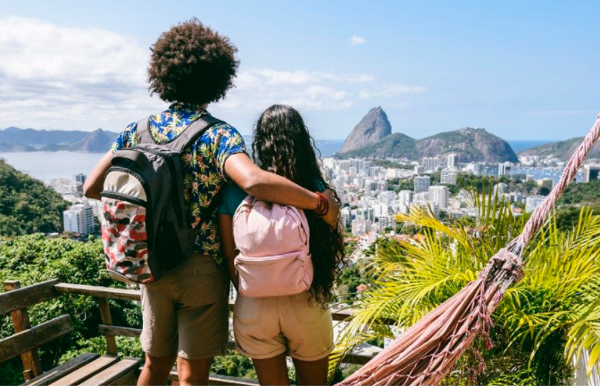 interamericanet's tweet photo. O KAYAK está realizando, em parceria com a Interamerican Network e Catraca Livre, uma pesquisa para entender o novo consumidor de viagens. Participe da nossa pesquisa, acessando o link https://t.co/OFxJ4tREyL. https://t.co/lXnmCn3bEE