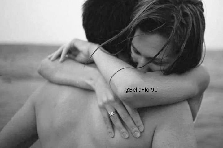 ♡♡ Adoraba tanto su fragilidad 
 como su fortaleza para amarme.