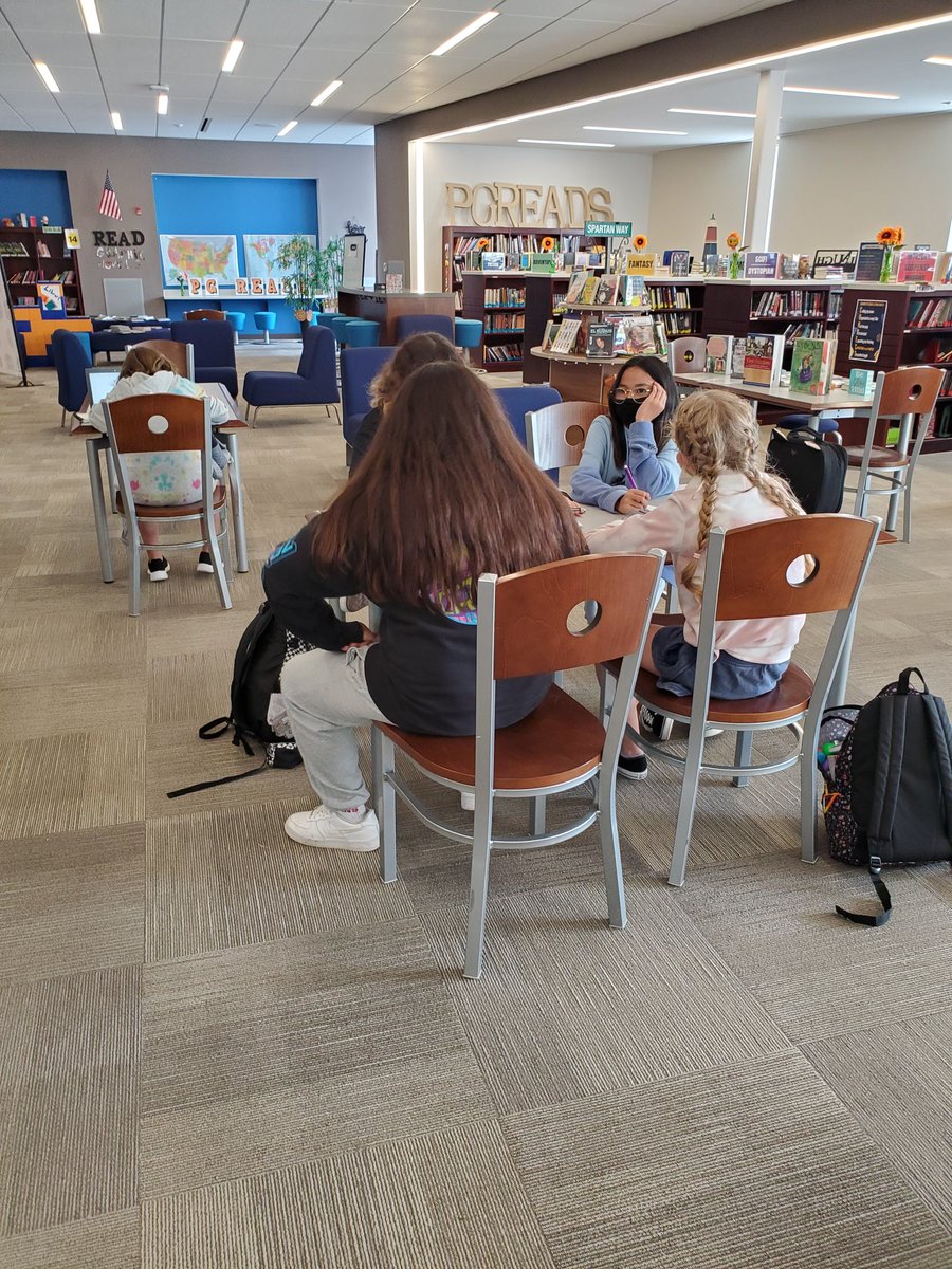 spkowalski's tweet photo. Creating #ZINES with grade 6 today! #creativity #choice #voice #authorspurpose @ShonaghKelley #martin #jaquin @PineGroveLib #esmpgproud https://t.co/c8BN9XRJTC
