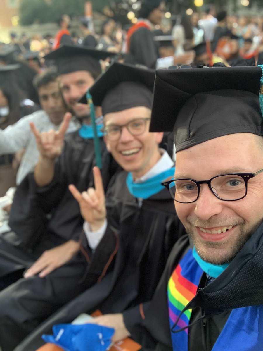 Yohi52's tweet image. OMG! Finally get to experience graduation as it was meant to be. Awesome to see members of my @TheLBJSchool EMPL cohort 6 again in person #LBJClassOf2020  #UTGrad20👨‍🎓 📚 💥