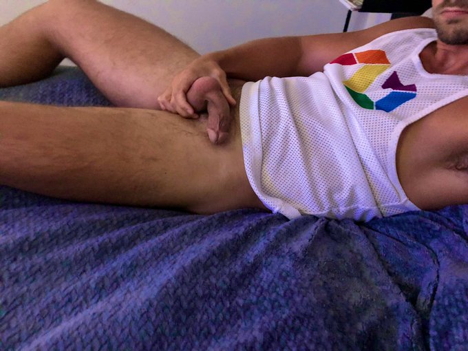Who wants to cuddle? ??? https://t.co/JWoAADZ2hq