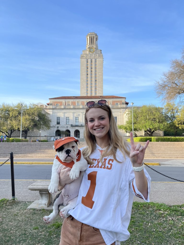 meredith_weaver's tweet photo. #UTgrad20 https://t.co/kjtkKXvNbO