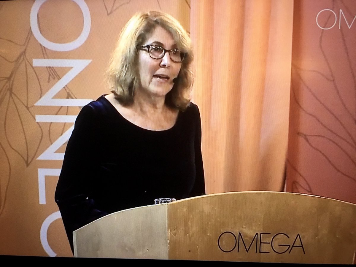 omega_institute's tweet photo. "When I come from hope, I gain courage, I find allies, I tune out the naysayers, and I fix my eyes on my dreams, but also on the practical structures that will activate those dreams." @ElizabethLesser #OWLC #DoPowerDifferently #smarthope https://t.co/KWEPFTnSmu