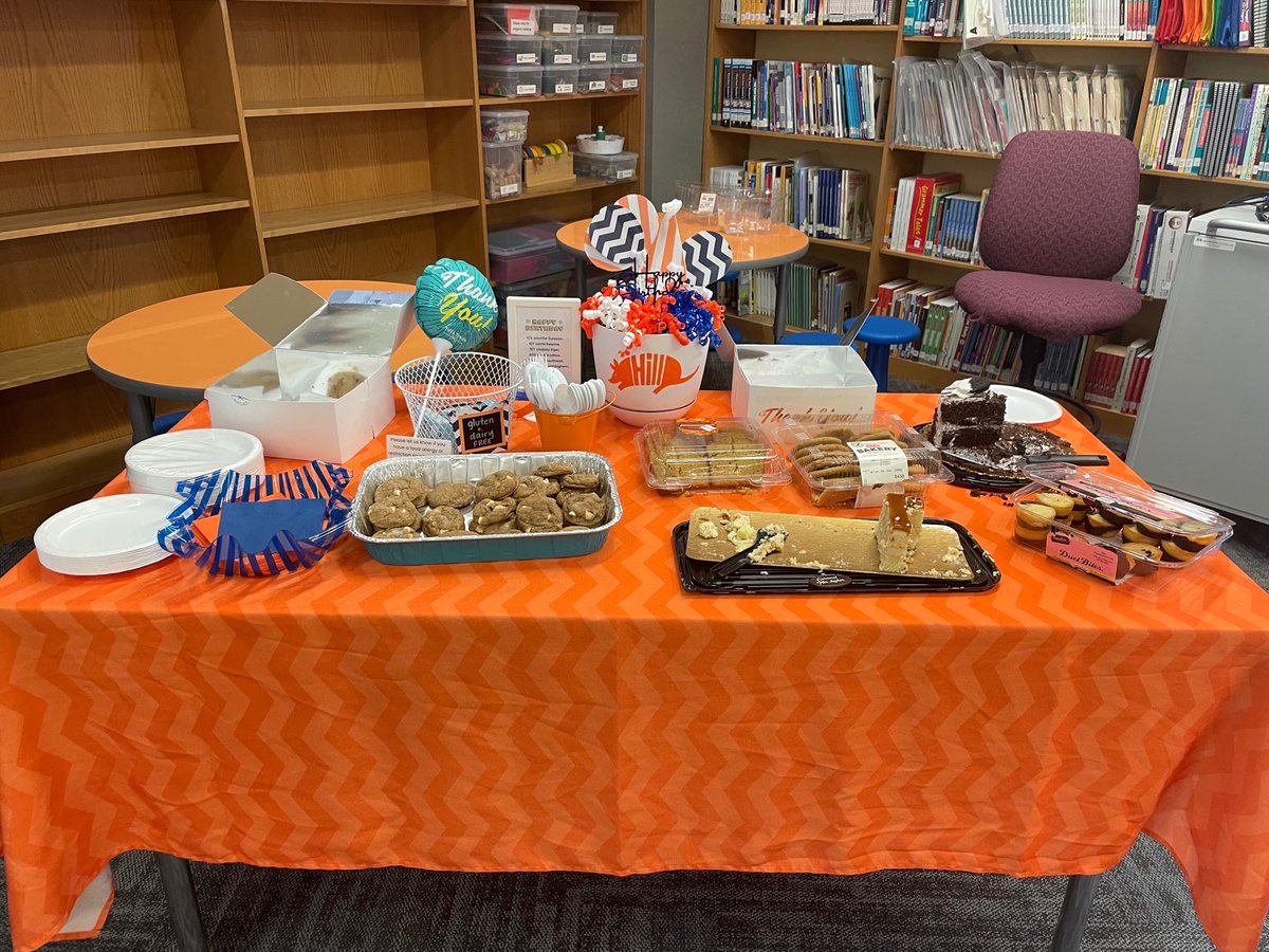 Thank you to our wonderful PTA for providing desserts. You are the best! @hillelementary #DilloBest