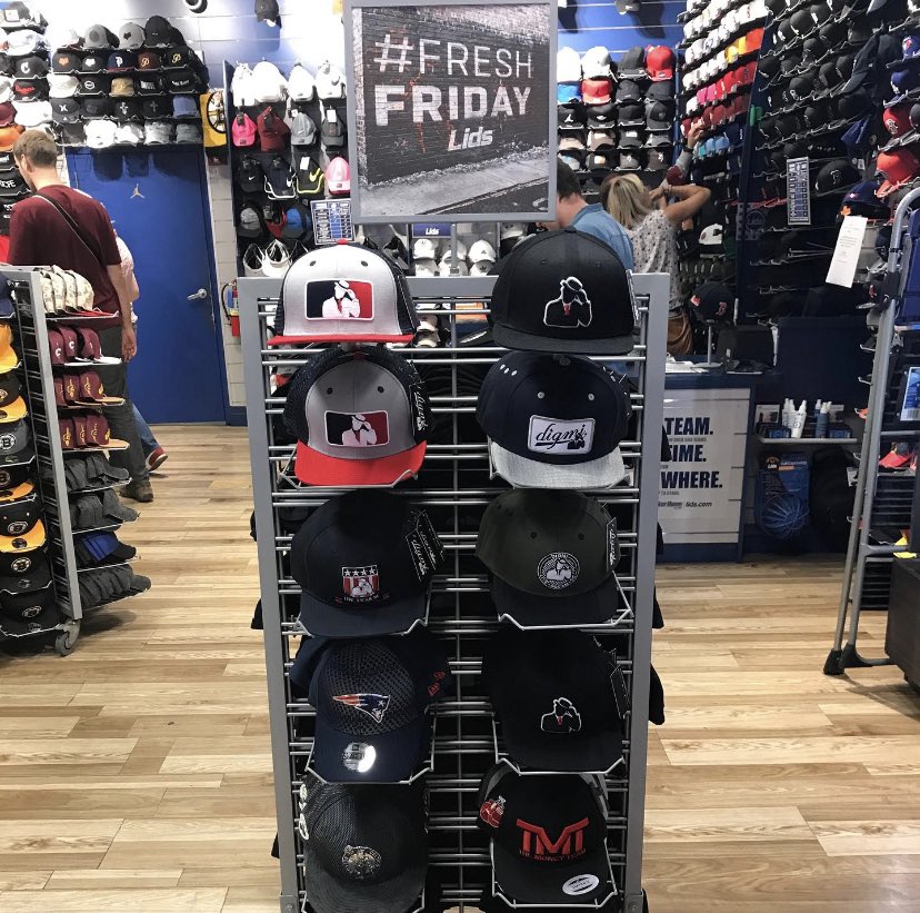 DigmiNation's tweet photo. 🔥(FLASHBACK) FRESH FRIDAY🔥
4 years ago this September, #Digmi proudly made its national debut at @lids - including store locations in New York, New Jersey, Boston and Los Angeles •
#LiveDreamBe #TipYourCap #TheGuyInTheTie #Lids #LidsLoyal #FreshFriday #FlashbackFriday https://t.co/1is2VcKwTe