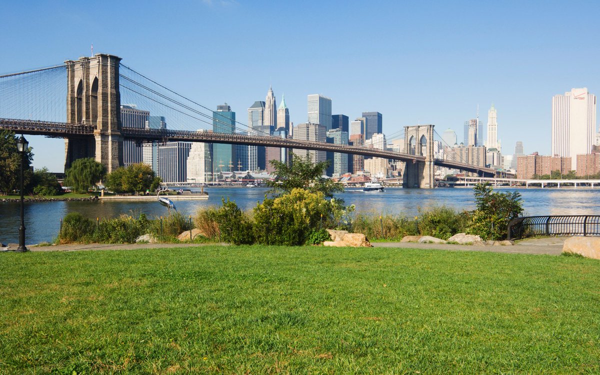 BROOKLYN! We're joining forces with @Planet_Oat to #cleanup at the Brooklyn Bridge Park Conservancy this Saturday! Join us from 12 PM to 2 PM. For more event details, visit ow.ly/sfT950GbZNh. #nationalcleanupday #worldcleanupday #brooklyn #nyc