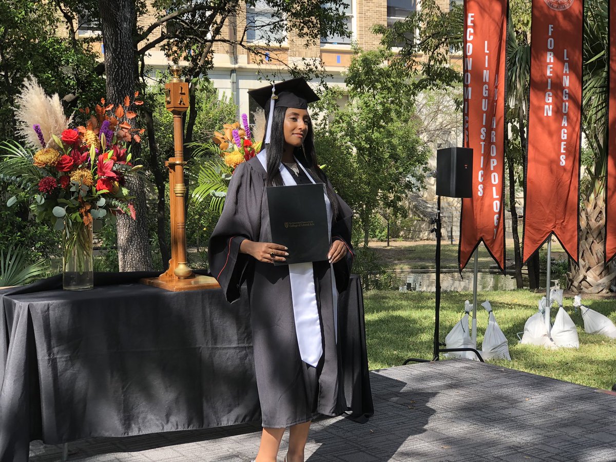 We’re so happy to see all of the #UTGrad20 graduates who made it to campus for our reunion ceremony tonight. Our COLA celebrations will last until 6 p.m at the Turtle Pond!