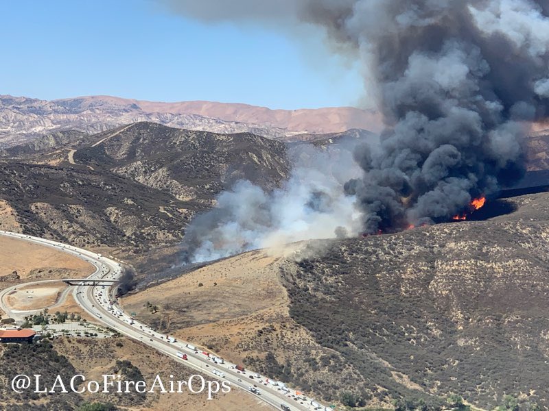 LACoFireAirOps's tweet photo. BRUSH FIRE 9/17/21 @LACoFireAirOps water dropping helicopters assisting @Angeles_NF @LACoFD with the #EmigrantFire off Interstate 5 near Pyramid Lake, CA. Named after Emigrant Landing (a boating facility at Pyramid Lake). With @CHP_Newhall @CHPFortTejon @CaltransDist7 https://t.co/5jy8Sv1SUn