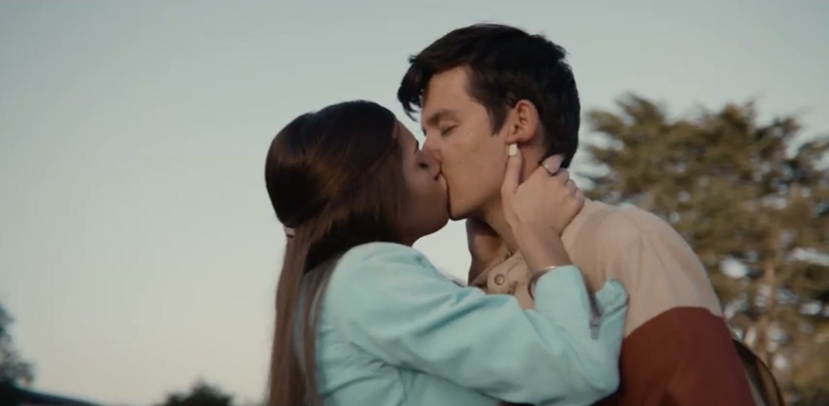 ppntam's tweet photo. I know Maeve and Otis will possibly be endgame but Otis and Ruby chemistry tho #sexeducation https://t.co/Bn9ifYagSd