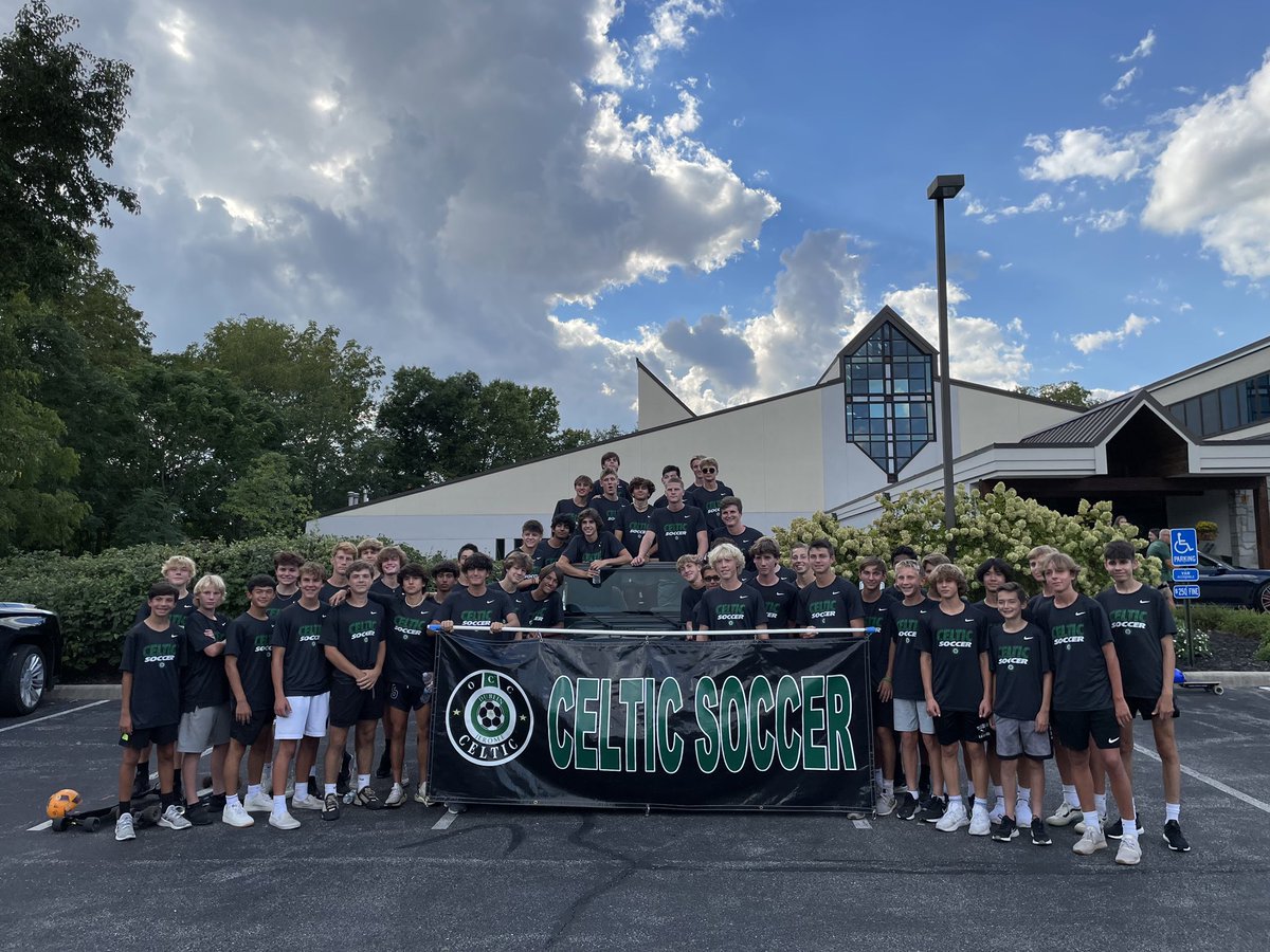 DJHSboyssoccer's tweet image. Boys showing out for the homecoming parade!