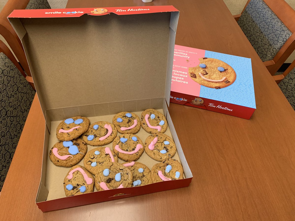 🍪🤗A tasty treat shared today with dedicated and diligent staff @RCDSB Board Office at the end of a busy week … in support of <a href="/RenfrewCPAN/">Renfrew County CPAN</a> Tools for Schools Program! Uhmm…there may or may not have been an extra smile cookie left over at day’s end for consumption.?!😋🍪