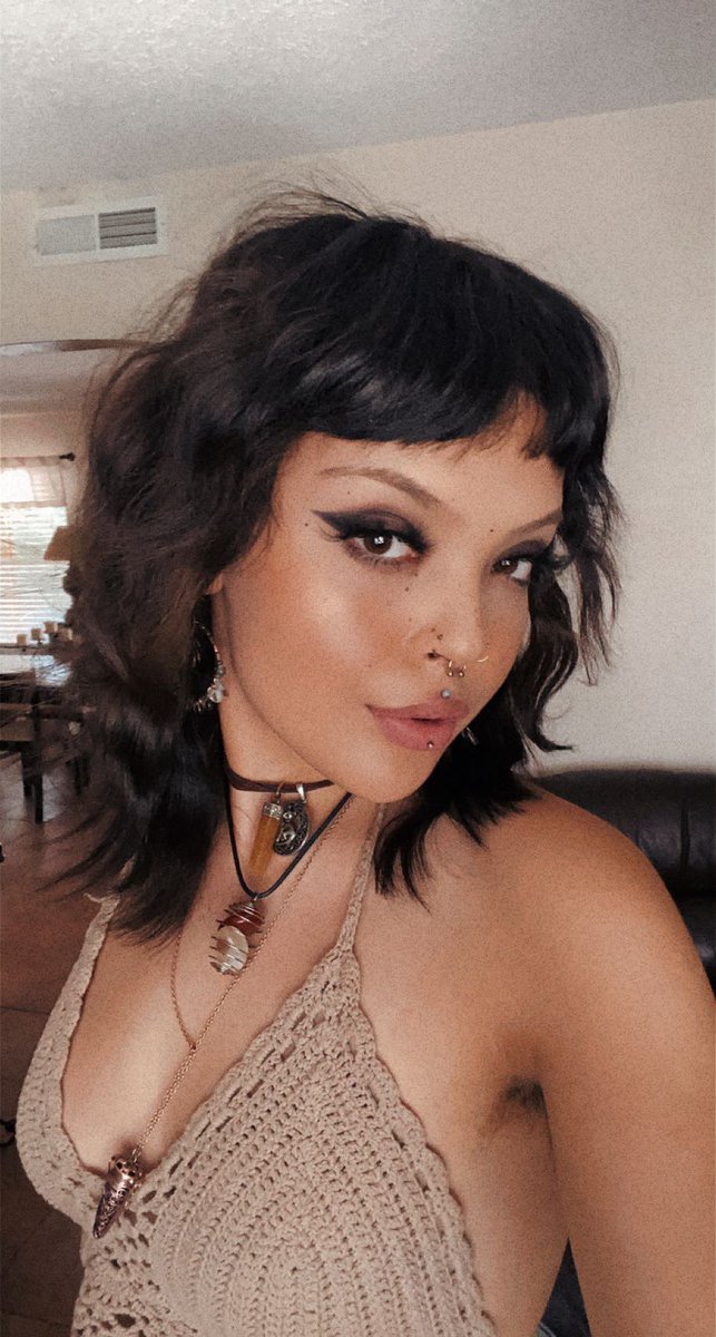 satansqueef's tweet photo. i got a new haircut &amp; idk how to act https://t.co/7q6YZj8IyK