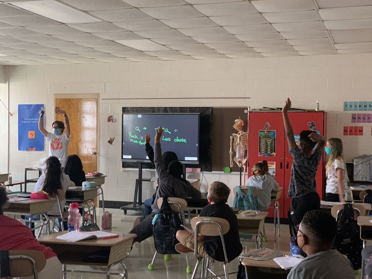 MrsHBoykin's tweet photo. @BeaversCwc @LJavonne @CCSElemEd @AlwaysScience1 5th grade science was AMAZING today! The students learned about density going through the scientific process in such a fun, exciting, and memorable way! Mr. Boroff rocked it! #CollierCrew #ccsK5science https://t.co/yH9qVZBfW5