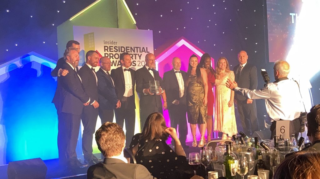 MiriInsider's tweet image. Taking home the trophy for Large Housing Development of the Year is The Ridings in Longridge from Prospect Homes #nwresiawards