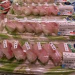 まるでクイズのよう。スーパで見かけた「素人じゃ完全に見分けつかない」けど食べてみたいお寿司。